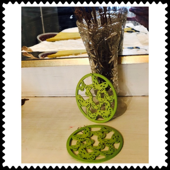 Handmade wood earrings - Picture 2 of 2